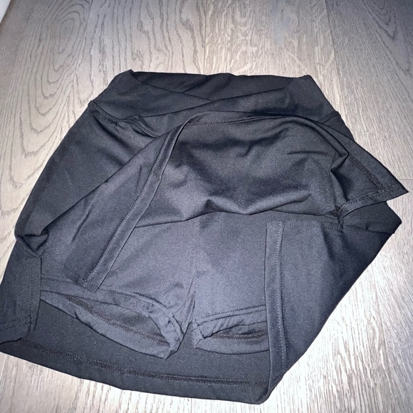Black mini golf skort in size XS - Picture 2 of 2